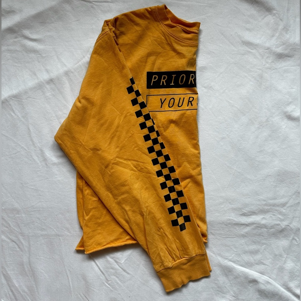 Long-Sleeved Cropped Shirt